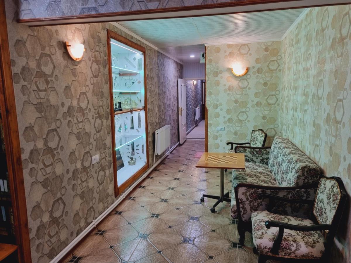 Hrachy Mot Hostel Gyumri ภายนอก รูปภาพ