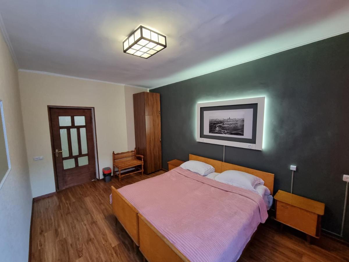 Hrachy Mot Hostel Gyumri ภายนอก รูปภาพ