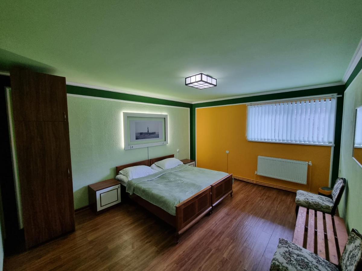 Hrachy Mot Hostel Gyumri ภายนอก รูปภาพ